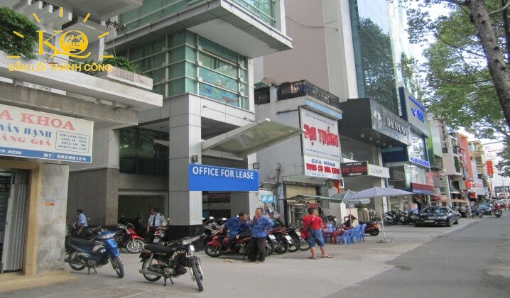 Con đường trước Savico Office Building