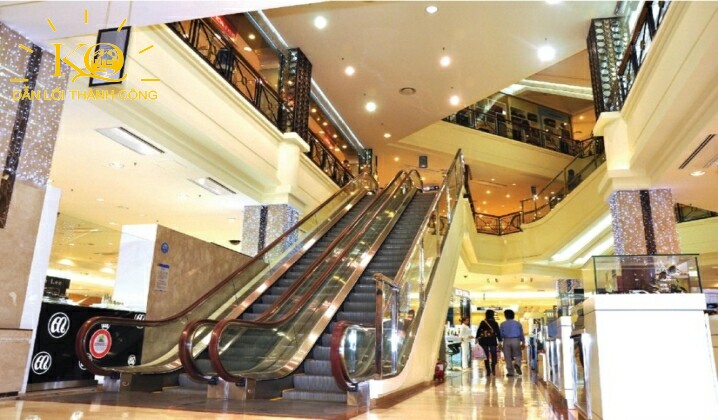 thang cuốn bên dưới tầng 1 khu thương mại diamond plaza