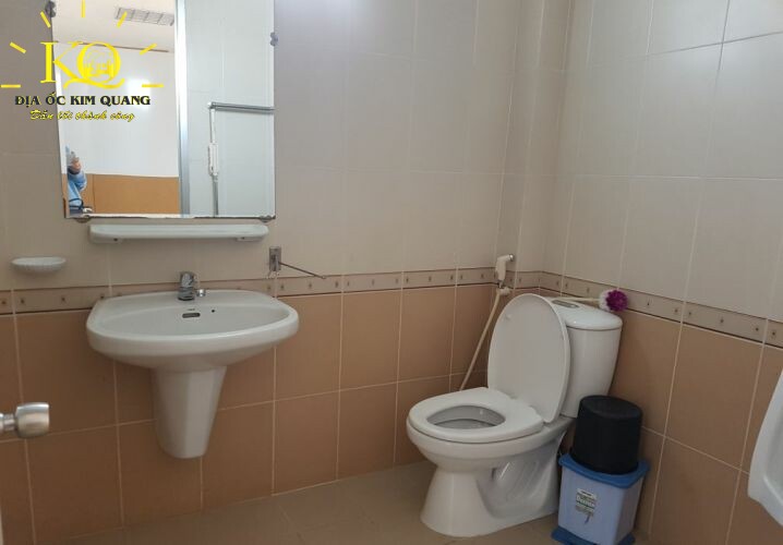 Toilet Weixin Cargo Building