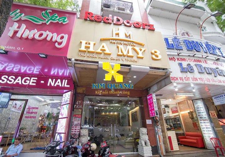 Hình chụp cổng trước tòa nhà khách sạn cho thuê đường Thủ Khoa Huân Hình chụp cổng trước tòa nhà khách sạn cho thuê đường Thủ Khoa Huân