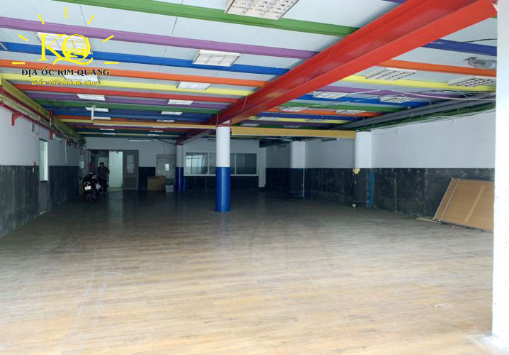 Diện tích trống tầng trệt tòa nhà cho thuê nguyên căn đường Nguyễn Văn Cừ quận 1 Diện tích trống tầng trệt tòa nhà cho thuê nguyên căn đường Nguyễn Văn Cừ quận 1