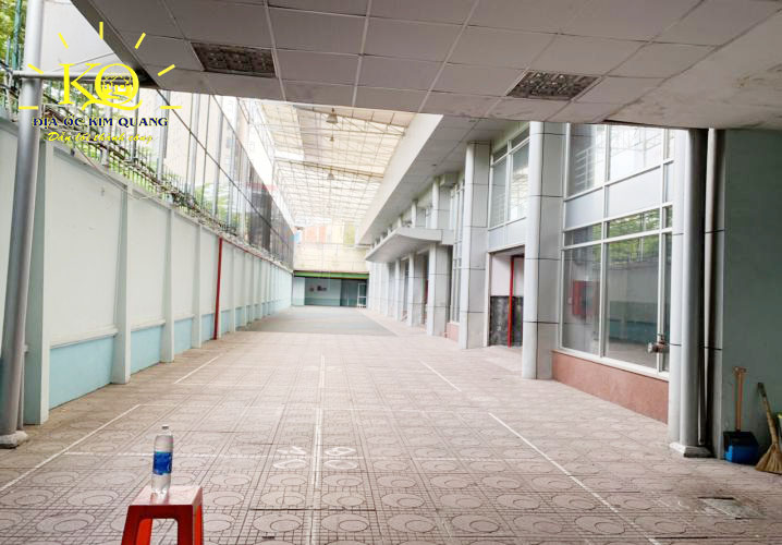 Khuôn viên xung quanh tòa nhà cho thuê đường Nguyễn Văn Cừ quận 1 Khuôn viên xung quanh tòa nhà cho thuê đường Nguyễn Văn Cừ quận 1