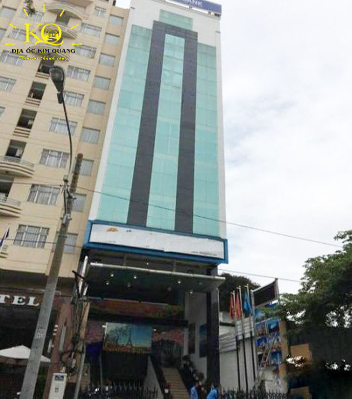 Hình chụp bao quát nhà cho thuê nguyên căn làm văn phòng đường Nguyễn Thị Minh Khai phường 6 quận 3 