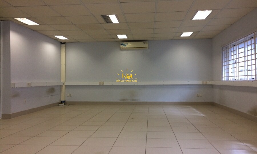 Sàn trống bên trong tòa nhà văn phòng cho thuê phường An Phú 
