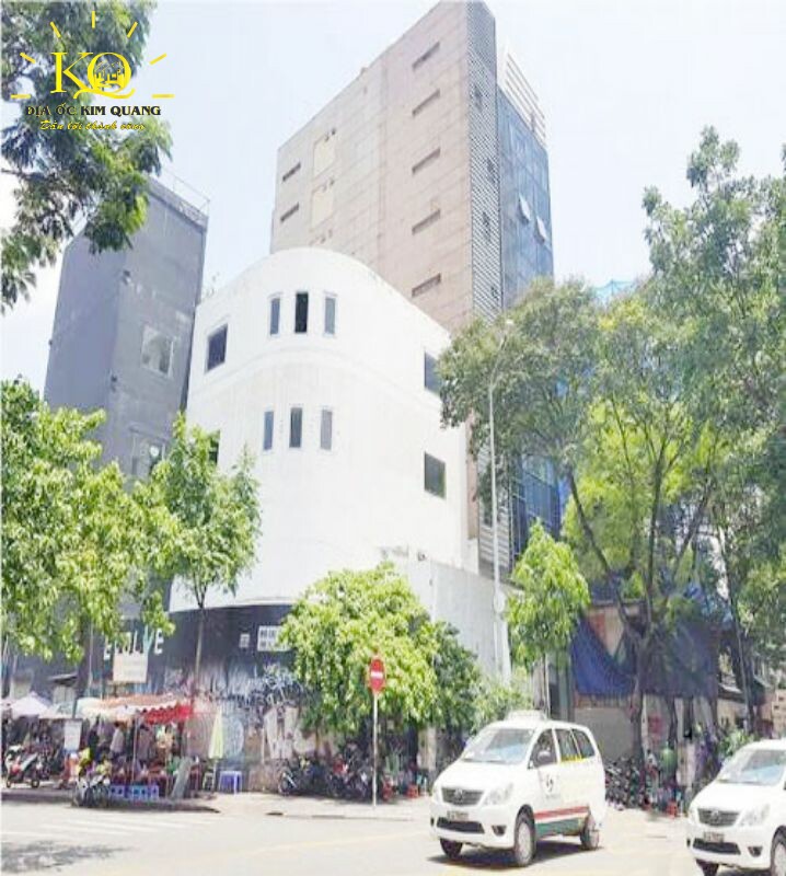 Hình chụp bao quát nguyên tòa nhà văn phòng cho thuê đường Huỳnh Thúc Kháng phường Bến Nghé quận 1