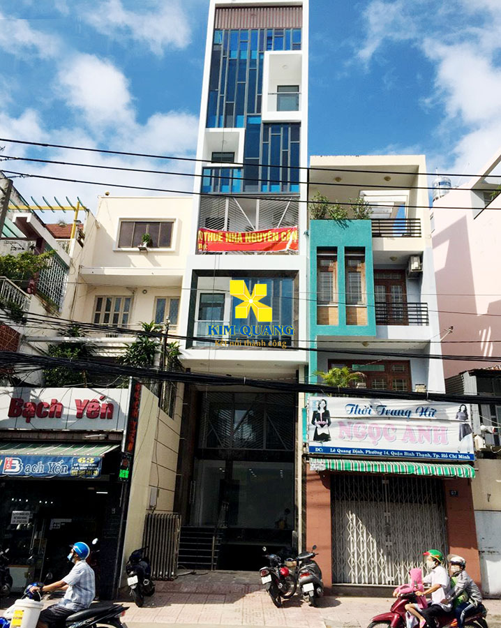Hình chụp phía trước tòa nhà văn phòng cho thuê đường Lê Quang Định