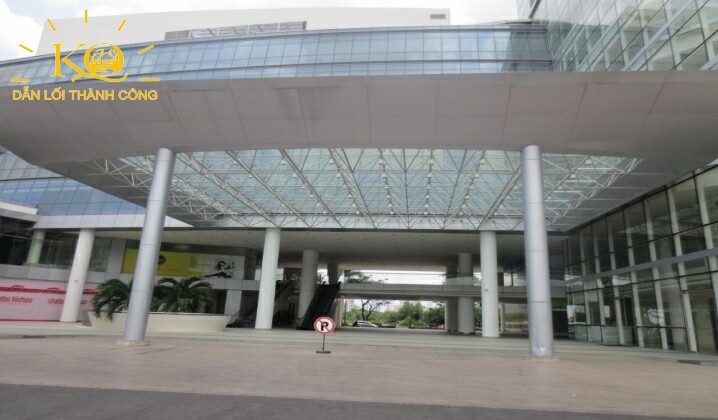 Bên ngoài tòa nhà Crescent Plaza Building