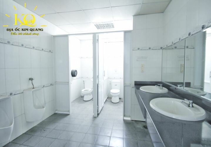 cho-thue-van-phong-halo-building-ltn-toilet