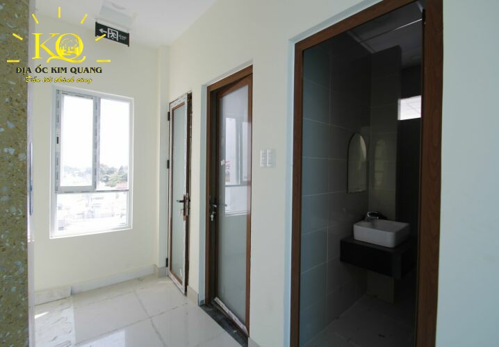 cho-thue-van-phong-halo-building-nx-toilet