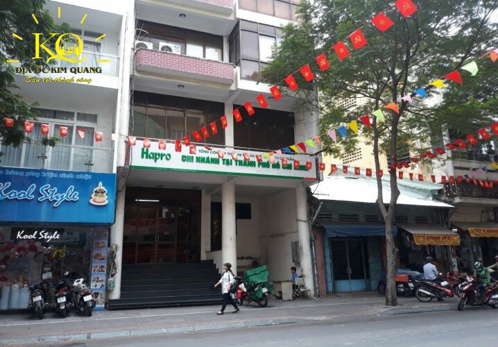 Phía trước tòa nhà Haprosimex Saigon
