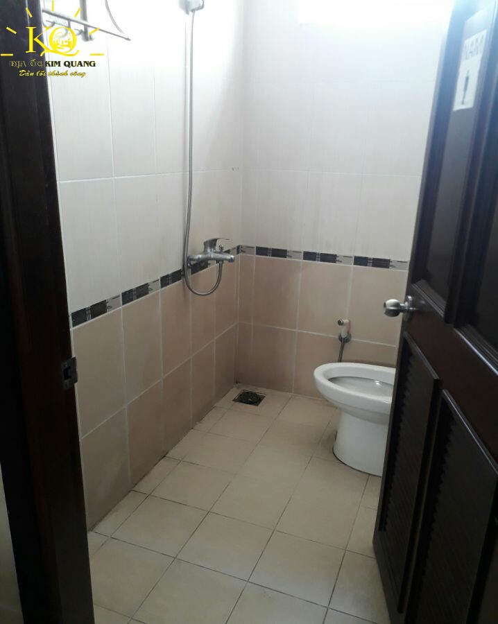 cho-thue-van-phong-luong-dinh-cua-office-toilet