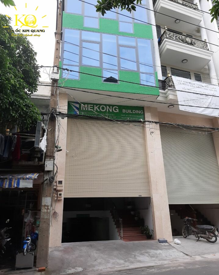 Phía trước tòa nhà Mekong Building 