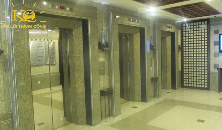 Hệ thống thang máy tại tòa nhà Central Plaza