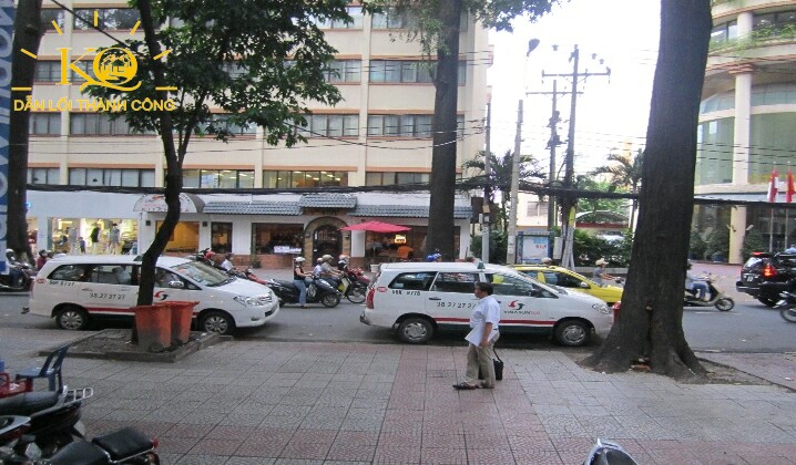 Con đường phía trước tòa nhà Dakao Office Center