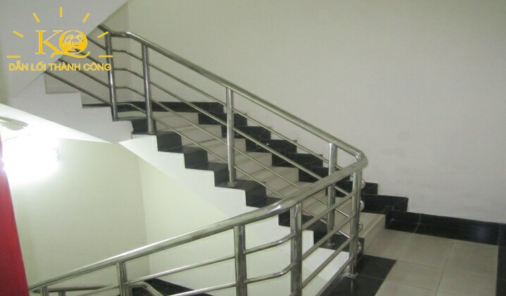 Lối thang bộ tại tòa nhà International Plaza