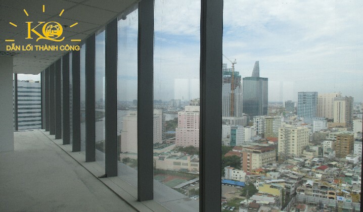 Hướng nhìn từ tòa nhà Lim Tower ra thành phố