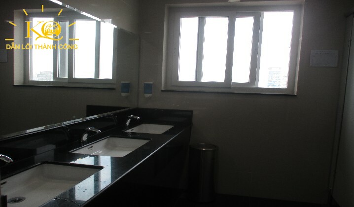 Restroom tại Lim Tower
