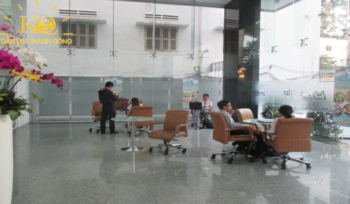 Khu vực tiếp khách tại Nguyễn Kim building
