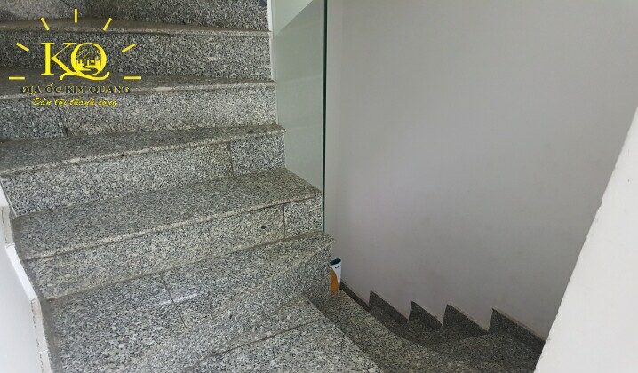 Lối thang bộ tại tòa nhà Tâm Điểm