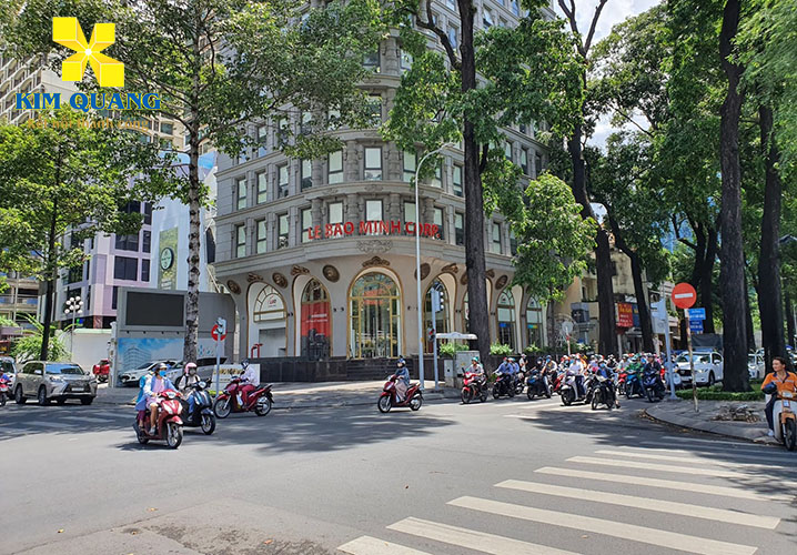 Tòa nhà văn phòng Lê Bảo Minh Building nằm ngay góc đường Nam Kỳ Khởi Nghĩa và Nguyễn Đình Chiểu