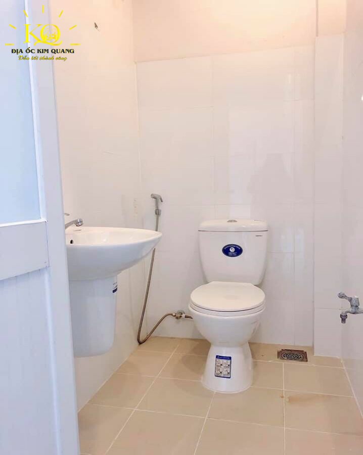 cho-thue-van-phong-song-nhue-office-toilet