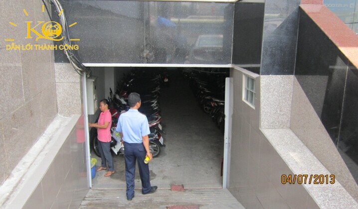 Cho thuê văn phòng quận Tân Bình Tất Minh building lối xuống hầm gửi xe Hầm gửi xe tòa nhà Tất Minh Building