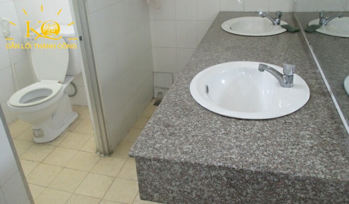 Toilet tại tòa nhà VTC