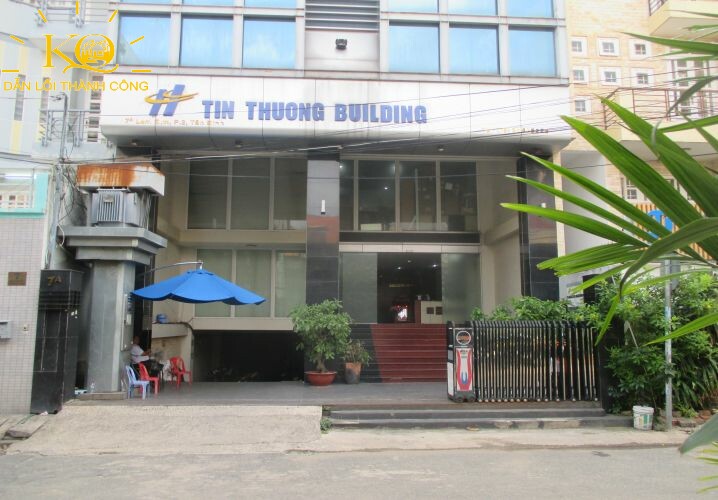 cho-thue-van-phong-tin-thuong-building-phia-truoc-toa-nha