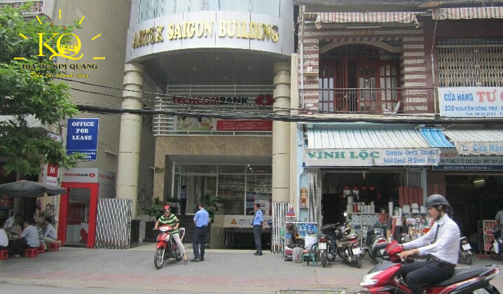 Phía trước tòa nhà Artex Saigon Building