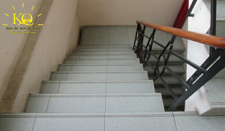 Lối thang bộ bên trong tòa nhà