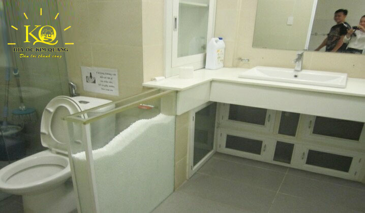 dia-oc-kim-quang-cho-thue-van-phong-quan-1-gia-re-golden-sea-building-5-toilet
