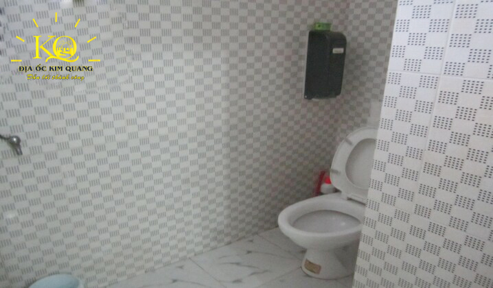 dia-oc-kim-quang-cho-thue-van-phong-quan-1-gia-re-han-building-010-toilet