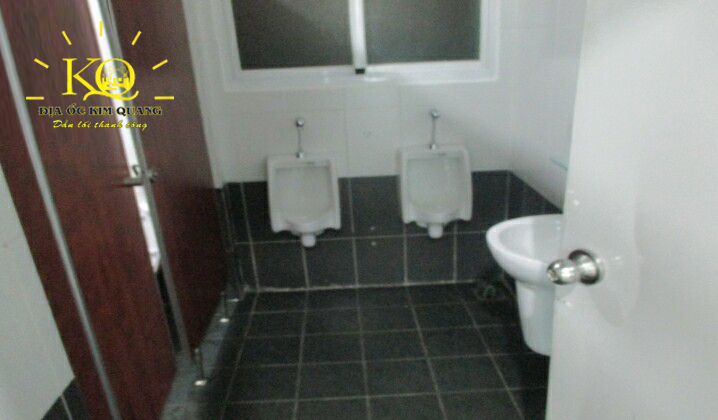Toilet bên trong Jabes building