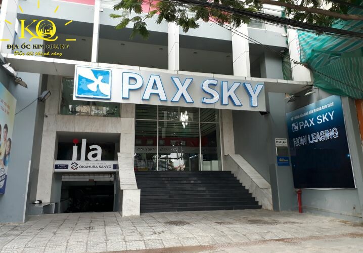 Phía trước tòa nhà Pax Sky NCT