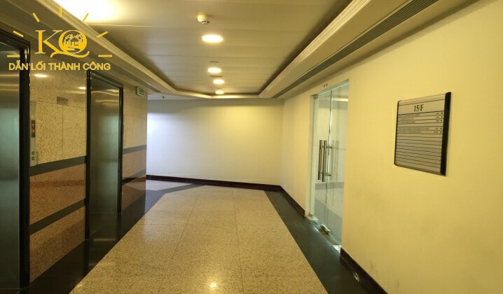 Lối hành lang bên trong Saigon Trade Center