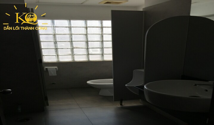 dia-oc-kim-quang-cho-thue-van-phong-quan-1-sky-view-building-07-toilet