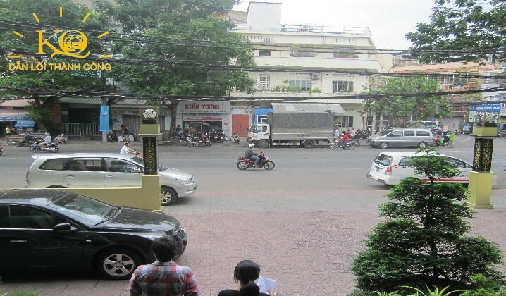 Con đường phía trước tòa nhà Thanh Dung building