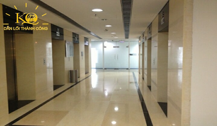 Khu vực hành lang của tòa nhà Vincom Center