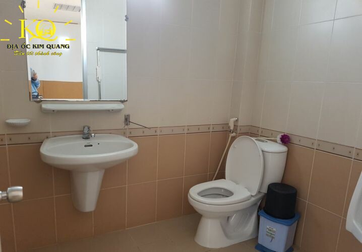 dia-oc-kim-quang-cho-thue-van-phong-quan-1-weixin-cargo-building-05-toilet