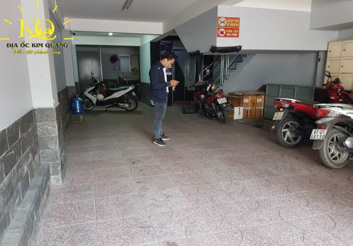 Hầm gửi xe tòa nhà Weixin Cargo Building
