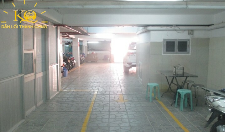 Hầm giữ xe tại tòa nhà May Plaza