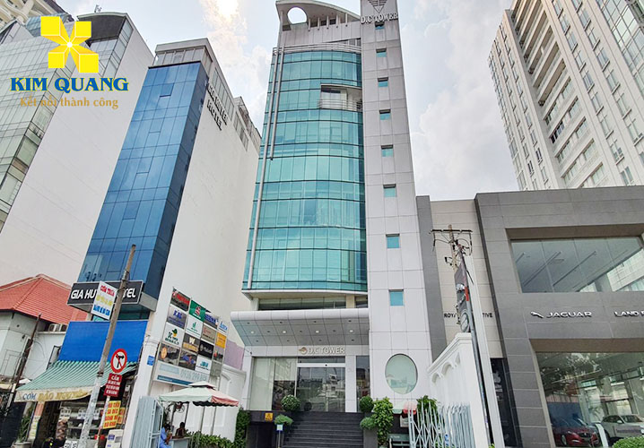 Hình chụp tổng quan bên ngoài tòa nhà DC Tower