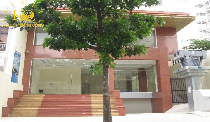Phía trước tòa nhà Nguyễn Thị Diệu building