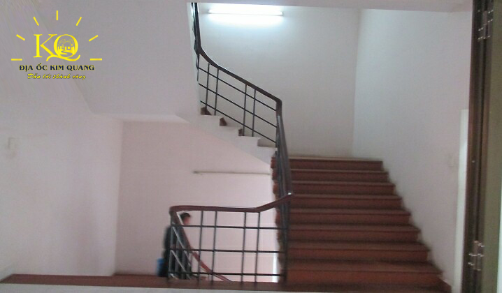 Lối thang bộ tại tòa nhà Võ Văn Tần Office