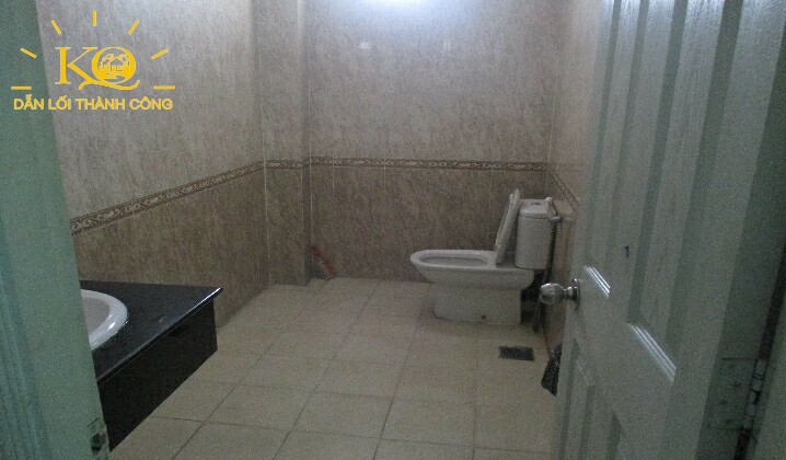 Toilet bên trong Việt Á Châu building