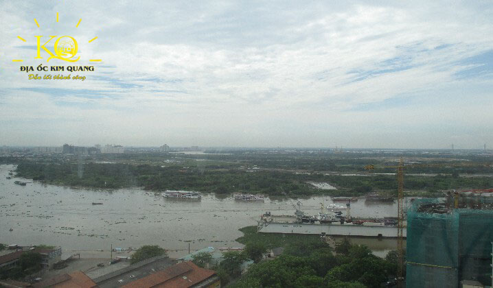 Một hướng nhìn khác từ Lim Tower ra sông