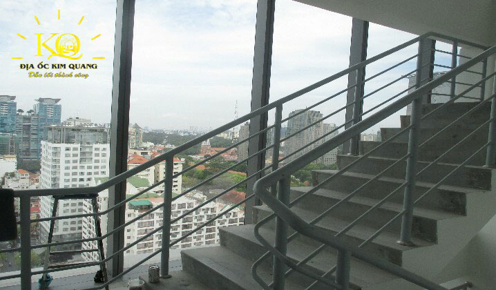 Lối thoát hiểm tòa nhà Lim Tower
