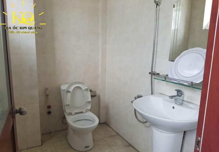 dia-oc-kim-quang-van-phong-tron-goi-168-building-6-toilet