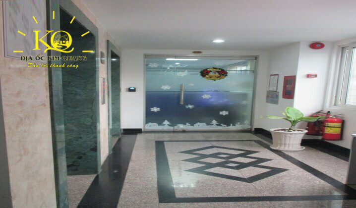dia-oc-kim-quang-van-phong-tron-goi-vietnam-business-center-8-khu-vuc-truoc-thang-may