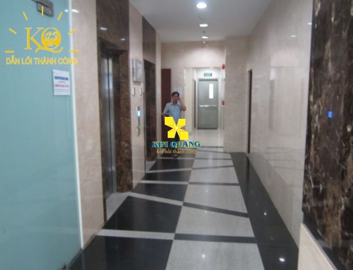 Hình chụp khu vực thang máy tòa nhà văn phòng cho thuê đường Nguyễn Đình Chiểu Hình chụp khu vực thang máy tòa nhà văn phòng cho thuê đường Nguyễn Đình Chiểu